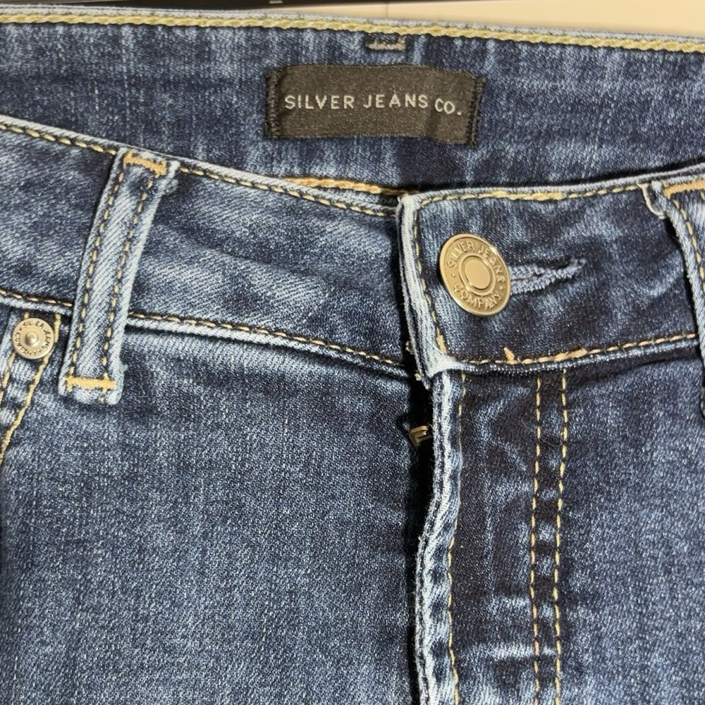 Silver Jeans - Picture 3 of 3